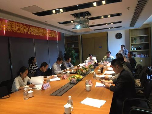 高科技产品展览,重庆成长工厂运营总监潘强负责引领和解说,该
